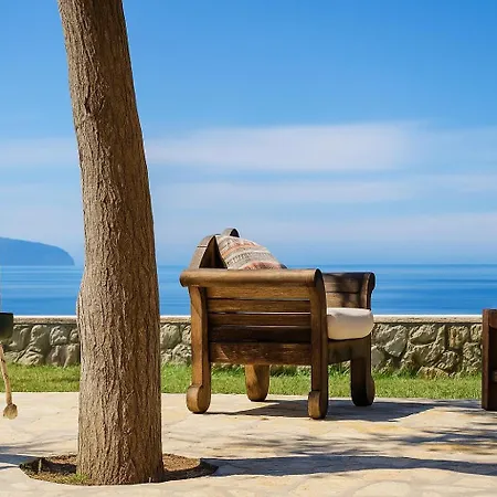 Artsy Wooden Feriehus Ratzaklíon