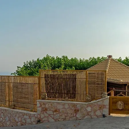 Artsy Wooden * Ratzaklíon