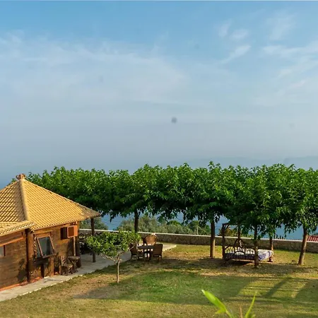 Feriehus Artsy Wooden Ratzaklíon