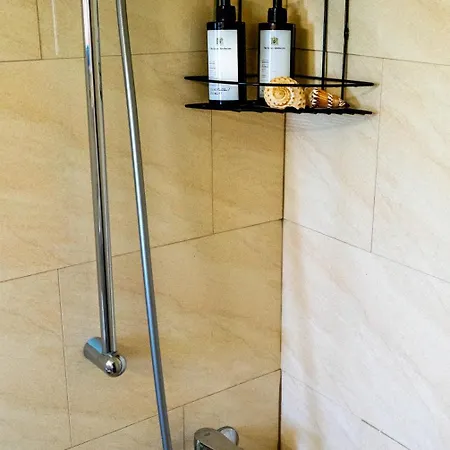 Artsy Wooden Ratzaklíon